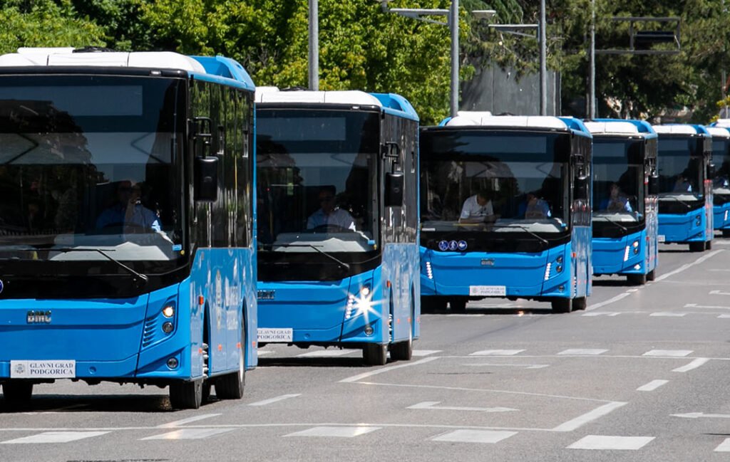 URA: Glavni grad umjesto da kupuje nove autobuse i uvodi nove linije, ukida i postojeće