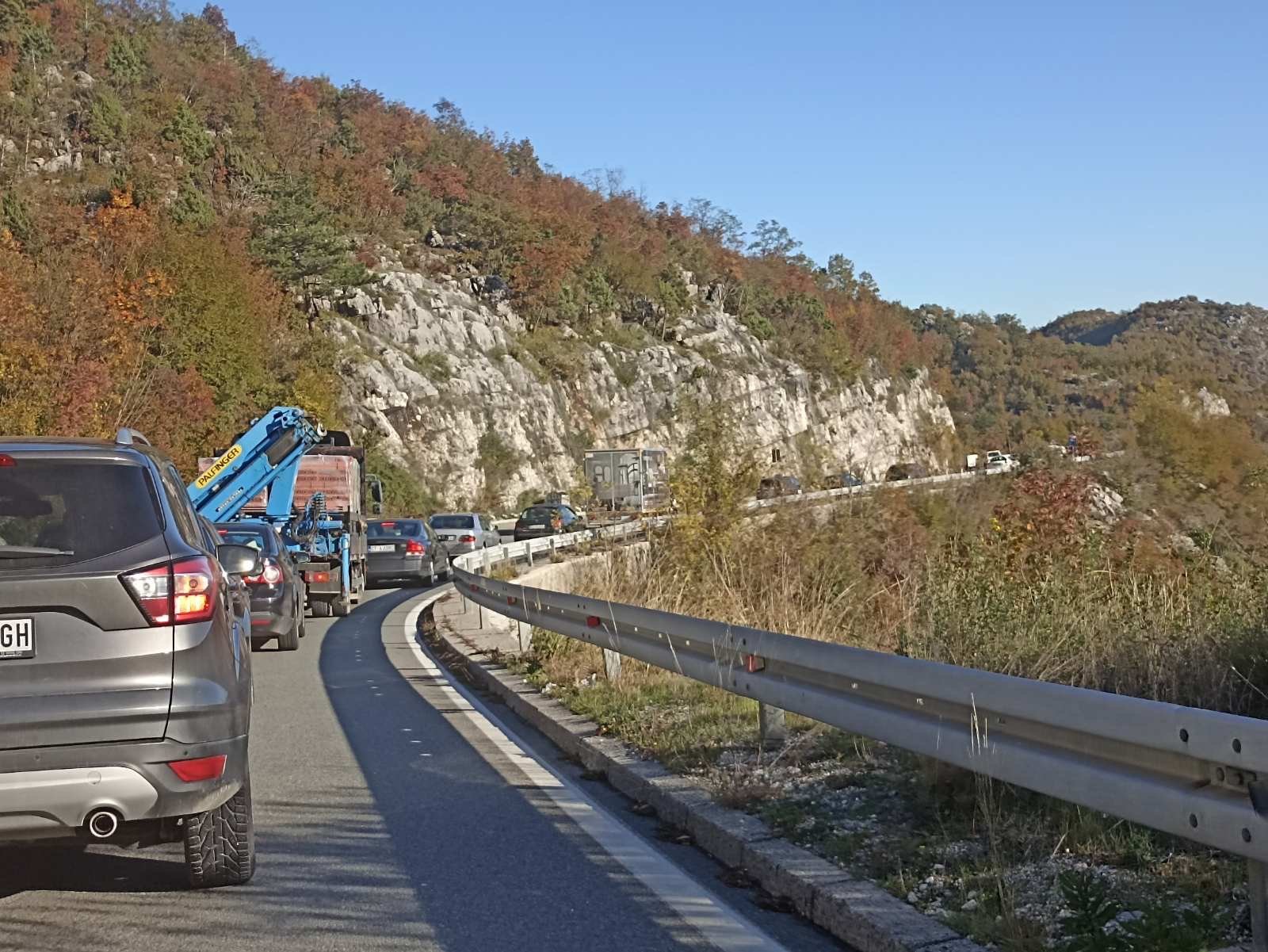 Udes kod Cetinja, motociklista teže povrijeđen