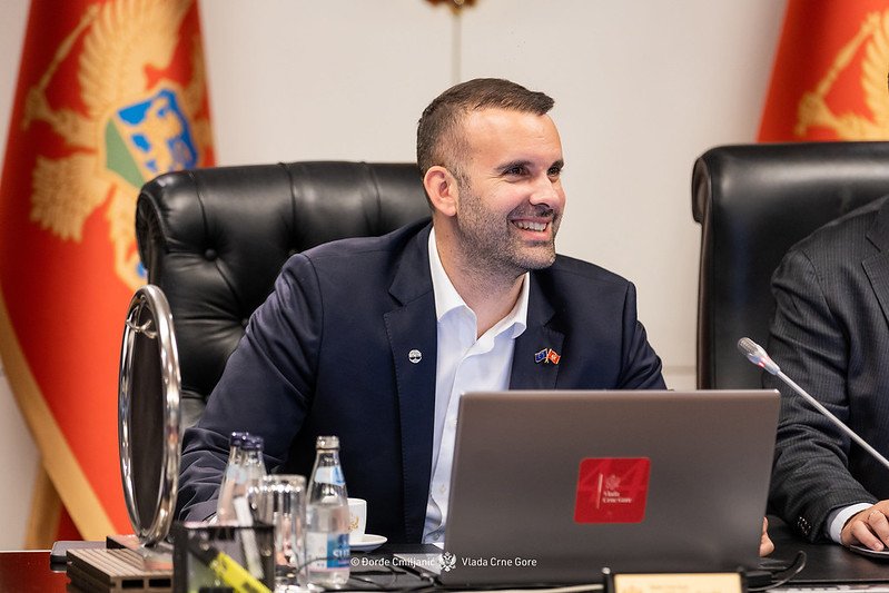 Vlada za podne zakazala sjednicu
