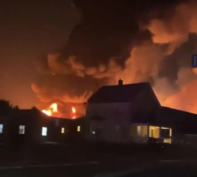 Stravična eksplozija u Ohaju: Voz skliznuo sa šina, naređena evakuacija u krugu od oko kilometar