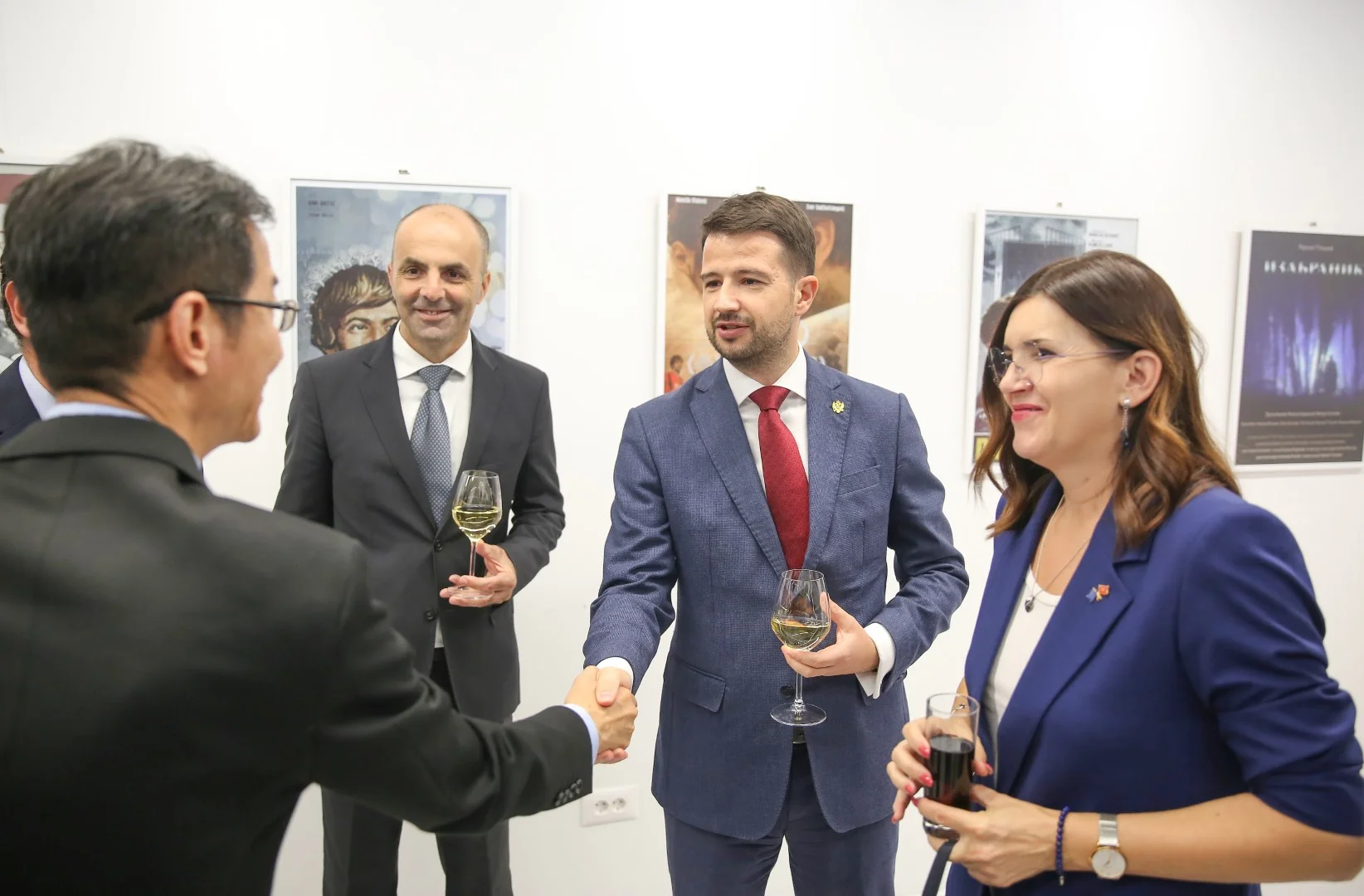 Poštuje li ambasadorka Popa presude crnogorskih sudova?