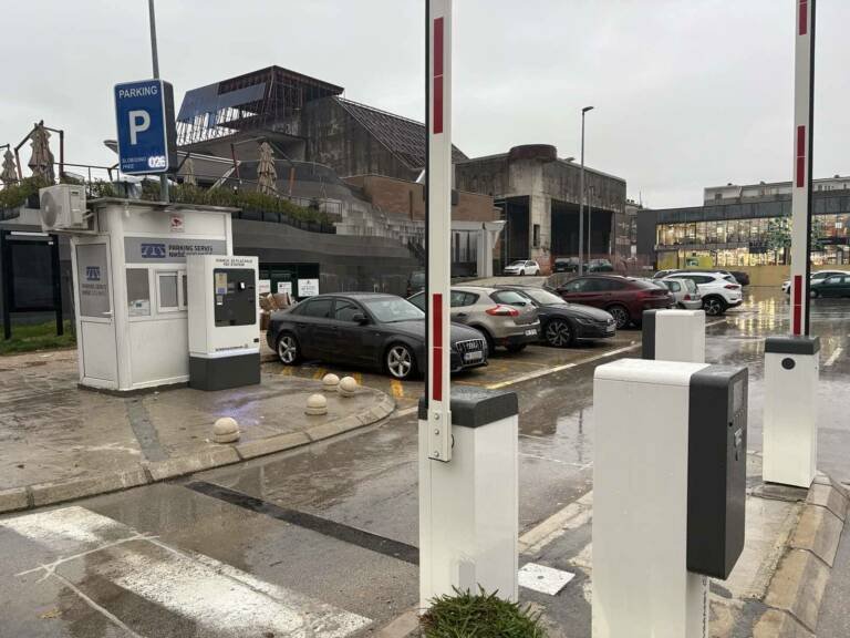 DPS Nikšić: Zahvaljujući vlasti, građanima stižu skuplji računi za vodu i porez za nepokretnost, a sad će skuplje plaćati i parking
