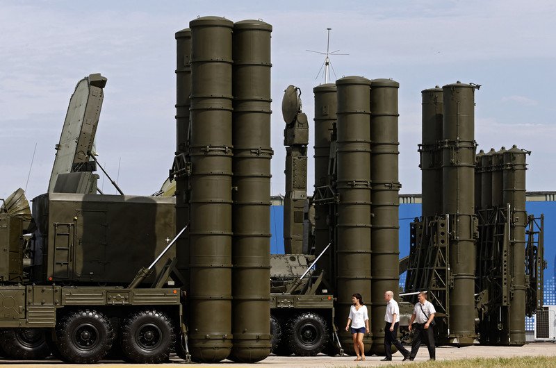 Levčenko: Kad bajke o S-500 izgore u plamenu rafinerija
