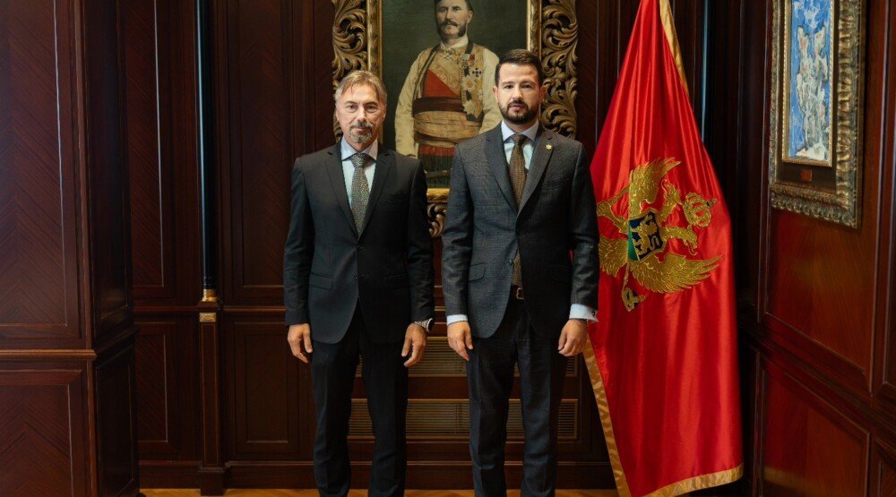 Služba Predsjednika i kompanija Mtel potpisali su Memorandum o saradnji: Stipendiranja crnogorskih studenata za školovanje u inostranstvu