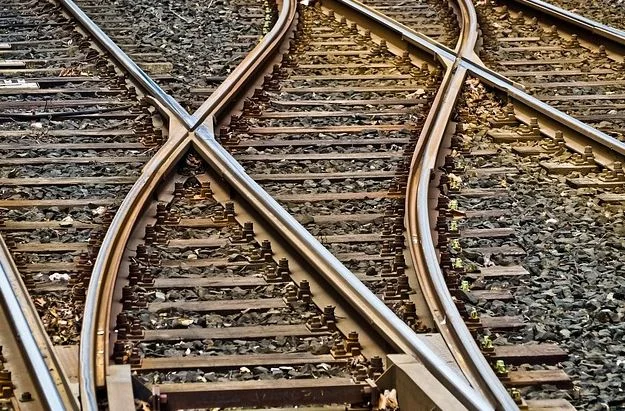 Teretni voz se sudario s pomoćnom lokomotivom kod Mojkovca, povrijeđeni mašinovođa i njegov pomoćnik