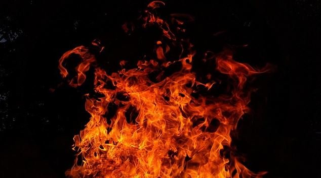 Za vikend 62 požara u Podgorici, helikopter MUP-a danas gasi vatru i u Goljemadima