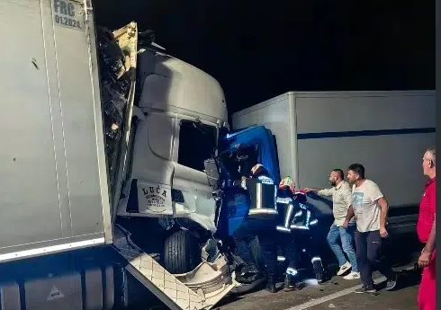 Očekuje se uspostavljanje saobraćaja na putu Podgorica Nikšić, koji je već pet sati u prekidu, nakon sudara u tunelu Budoš