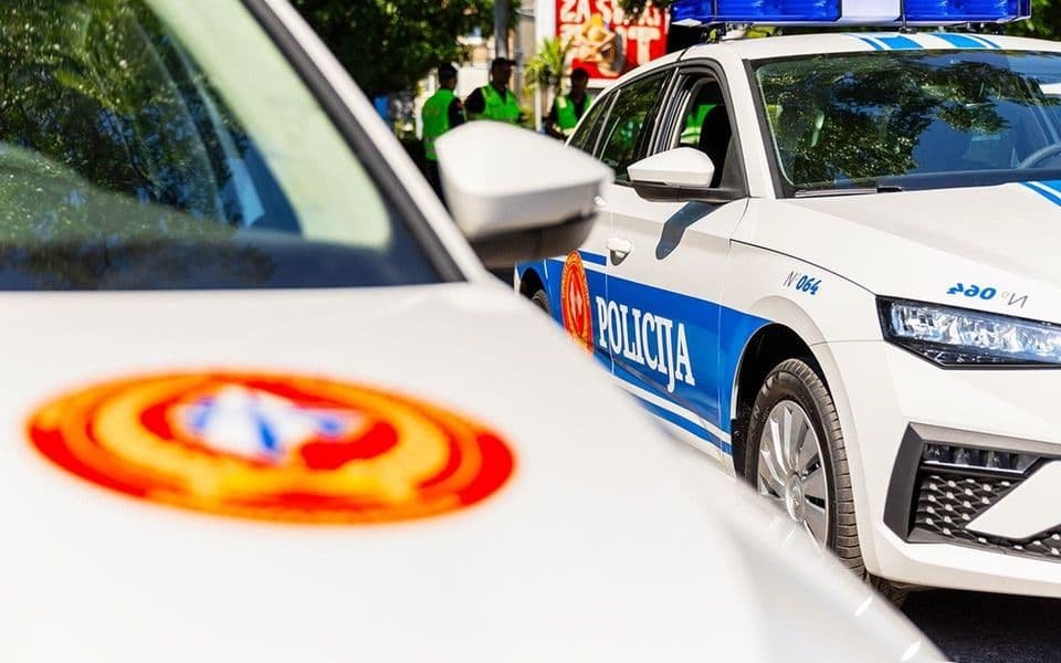 Kontrole u Tivtu i Baru: Jedno OIL vozilo pod dejstvom kokaina, drugom oduzeti pištolj i municija...