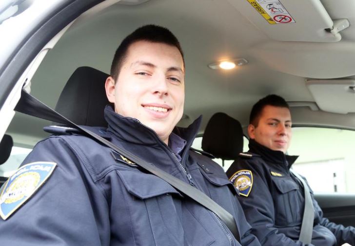 Kad vam je i brat blizanac policajac: Ne smiju raditi zajedno u smjeni