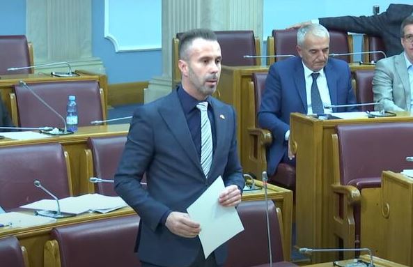 Bogdanović: Đurović grubo prekršila Poslovnik Skupštine Crne Gore