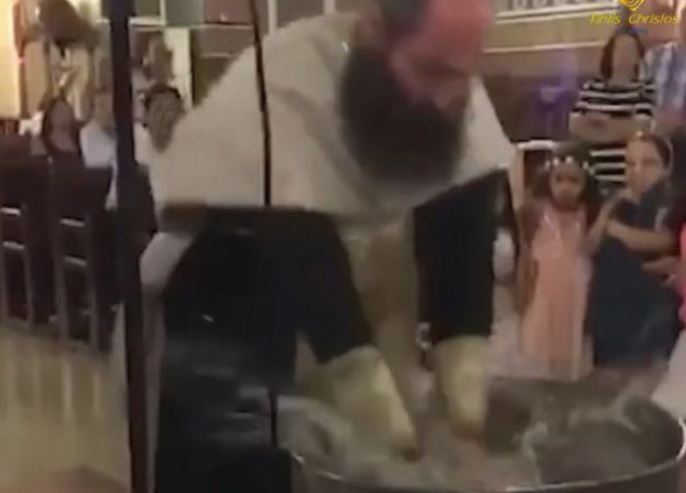 Šokantan snimak sa pravoslavnog krštenja: Izgledalo je kao zlostavljanje