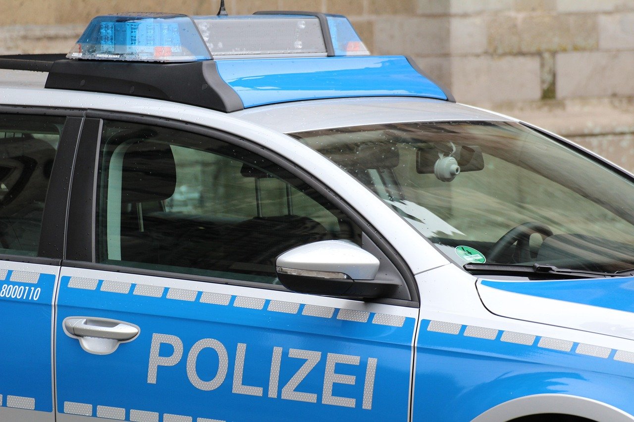 Automobil slučajno uletio u masu ljudi u Berlinu, saopštile hitne službe