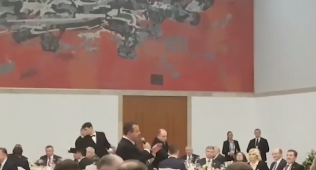 Dačić pjevao Putinu "Kaljinku", pogledajte reakciju ruskog predsjednika
