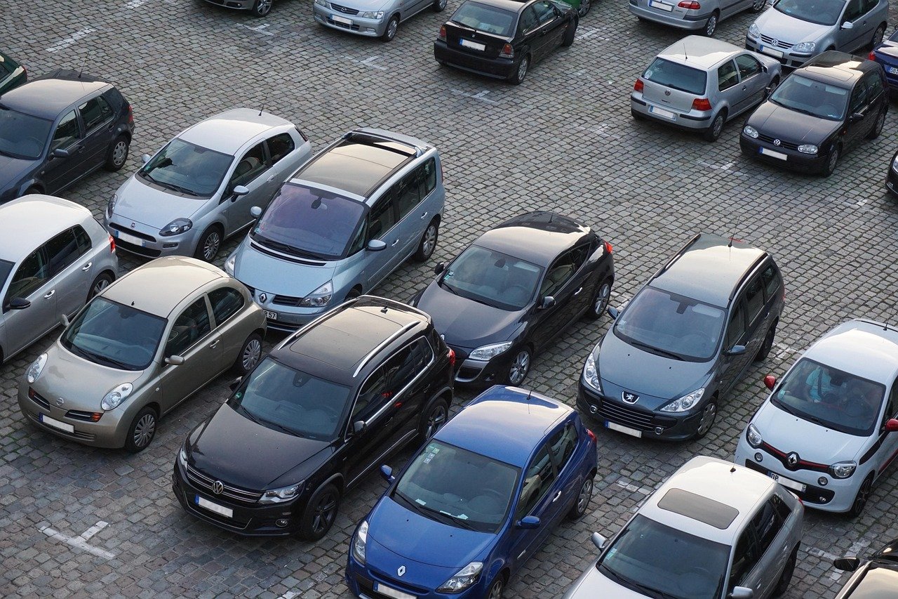Podgoričani o najavi poskupljenja parkinga u centru: "I sad je preskupo", "Tako treba"...