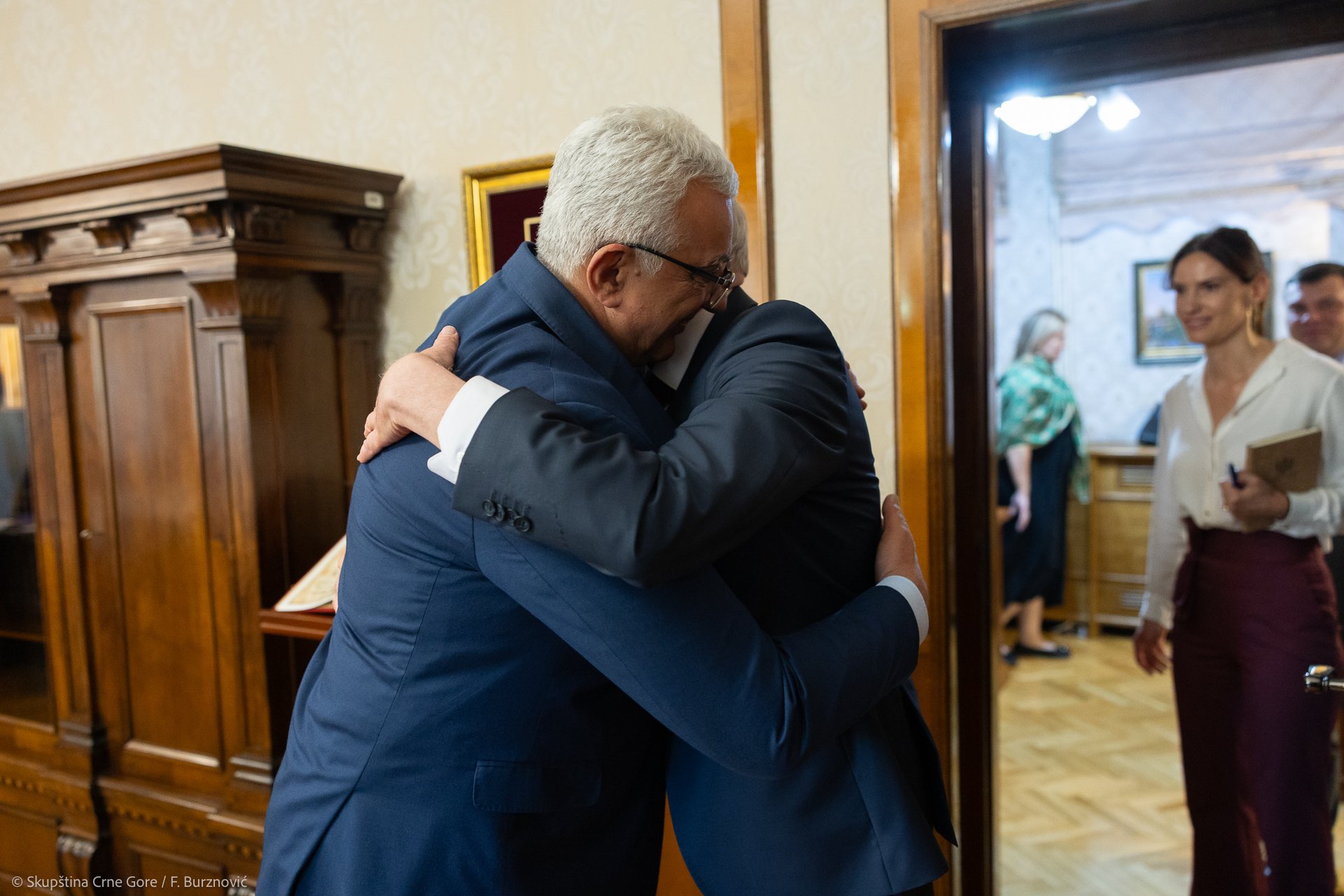 Mandić u zagrljaju sa Lukašikom: Naša zemlja nikada neće zaboraviti zalaganje i podršku velike carske Rusije