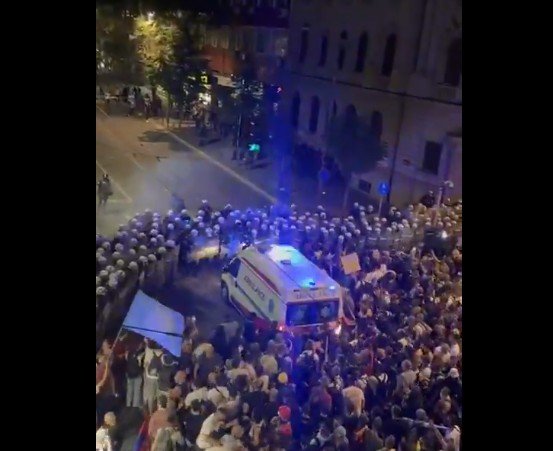 Šef srpske policije tvrdi da građani nijesu pustili Hitnu da prođe, snimak pokazuje šta se dogodilo