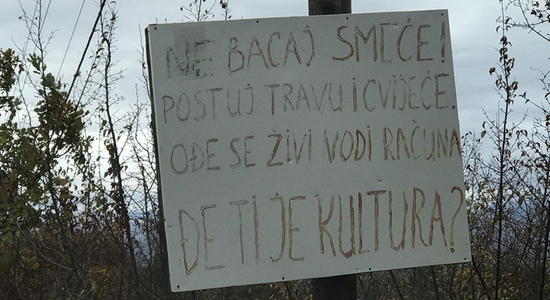 Nikšićani šaljivim natpisima brane Slano jezero i prirodu