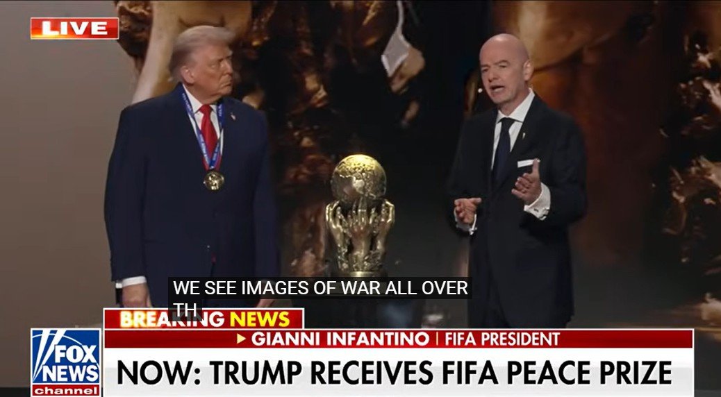 Predsjednik FIFA-e uručio Donaldu Trampu nagradu za mir
