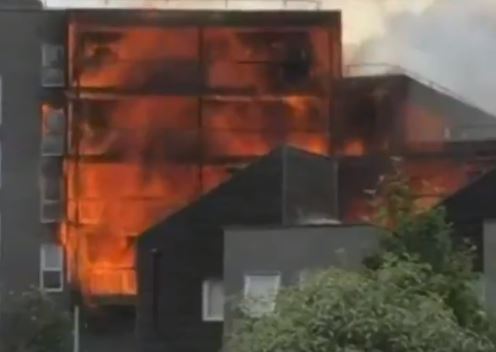 London: Veliki požar u zgradi, na terenu 100 vatrogasaca