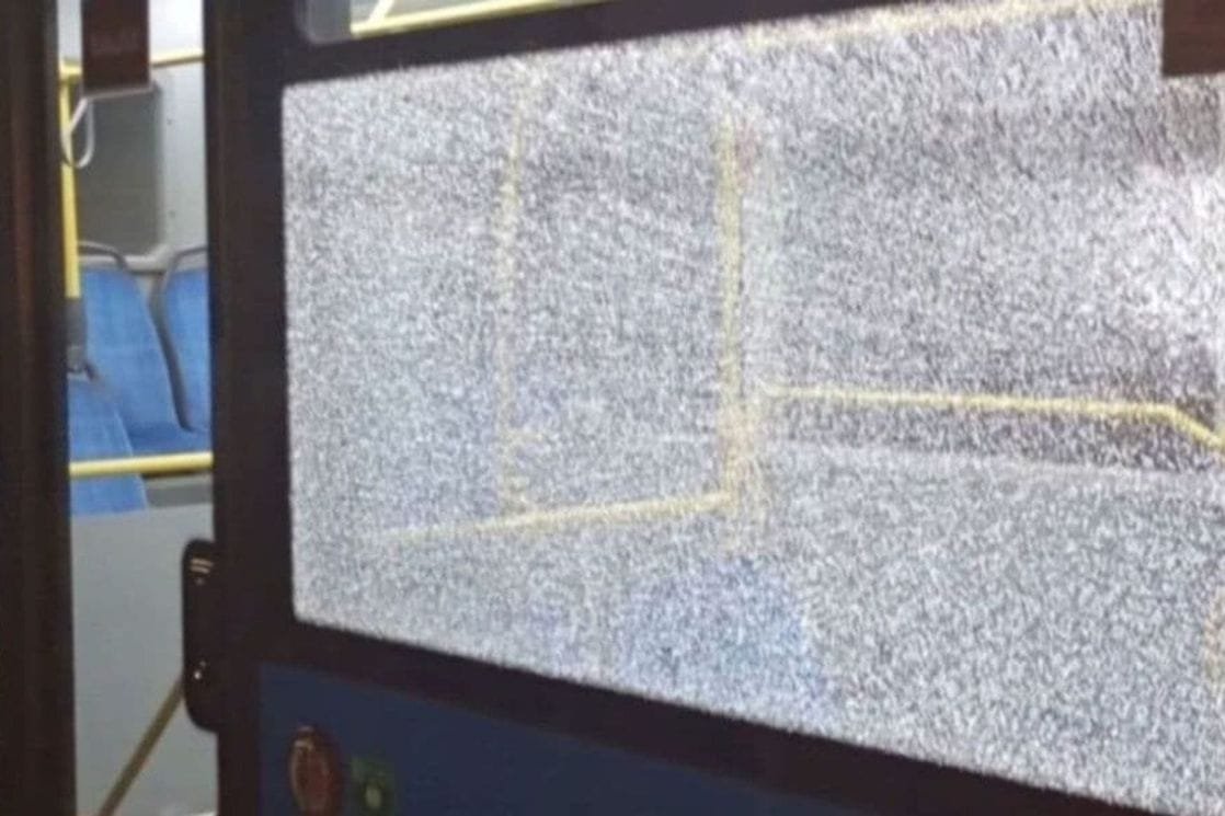 Na Koniku ponovo kamenovan autobus gradskog prevoza