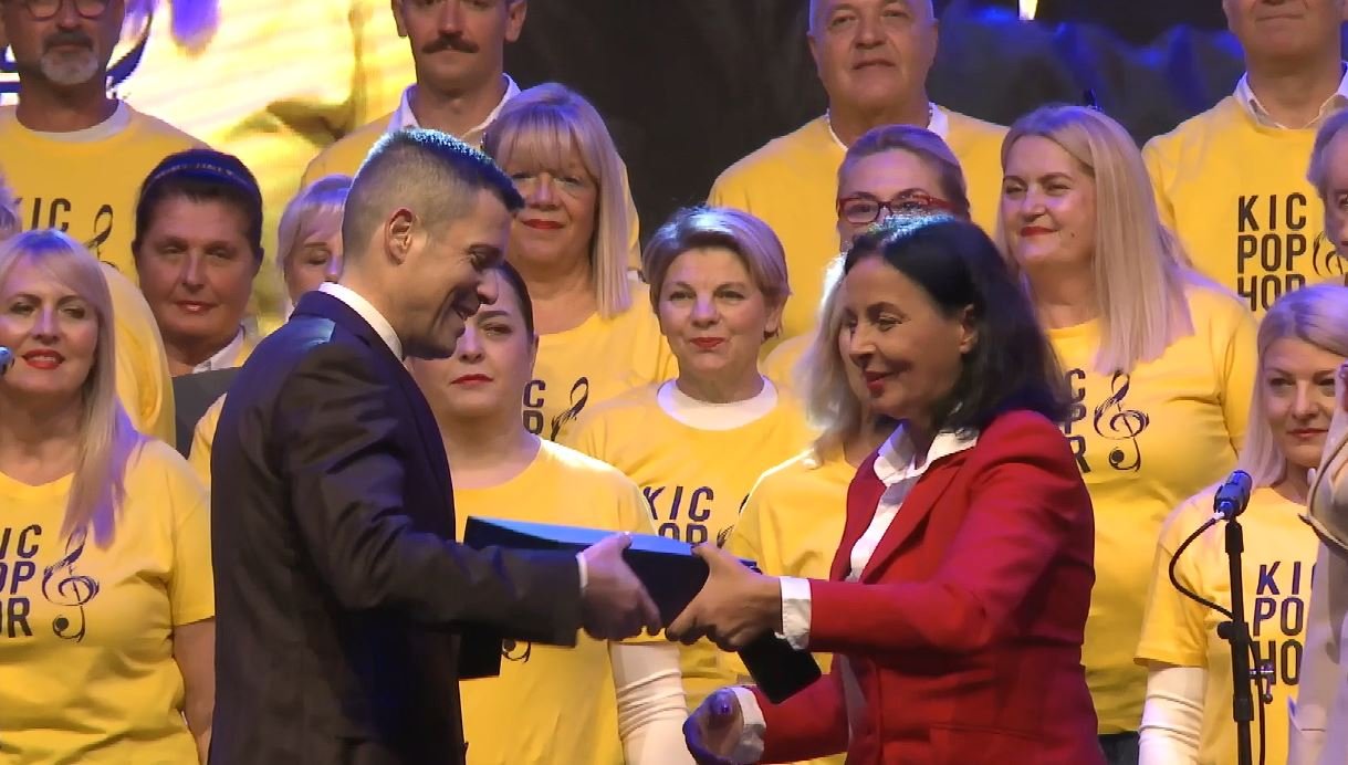 Nagrade za brigu o starima gradonačelniku Mujoviću, Crvenom krstu i kompaniji M:tel