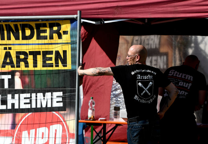 Hiljade neonacista proslavlja Hitlerov rođendan