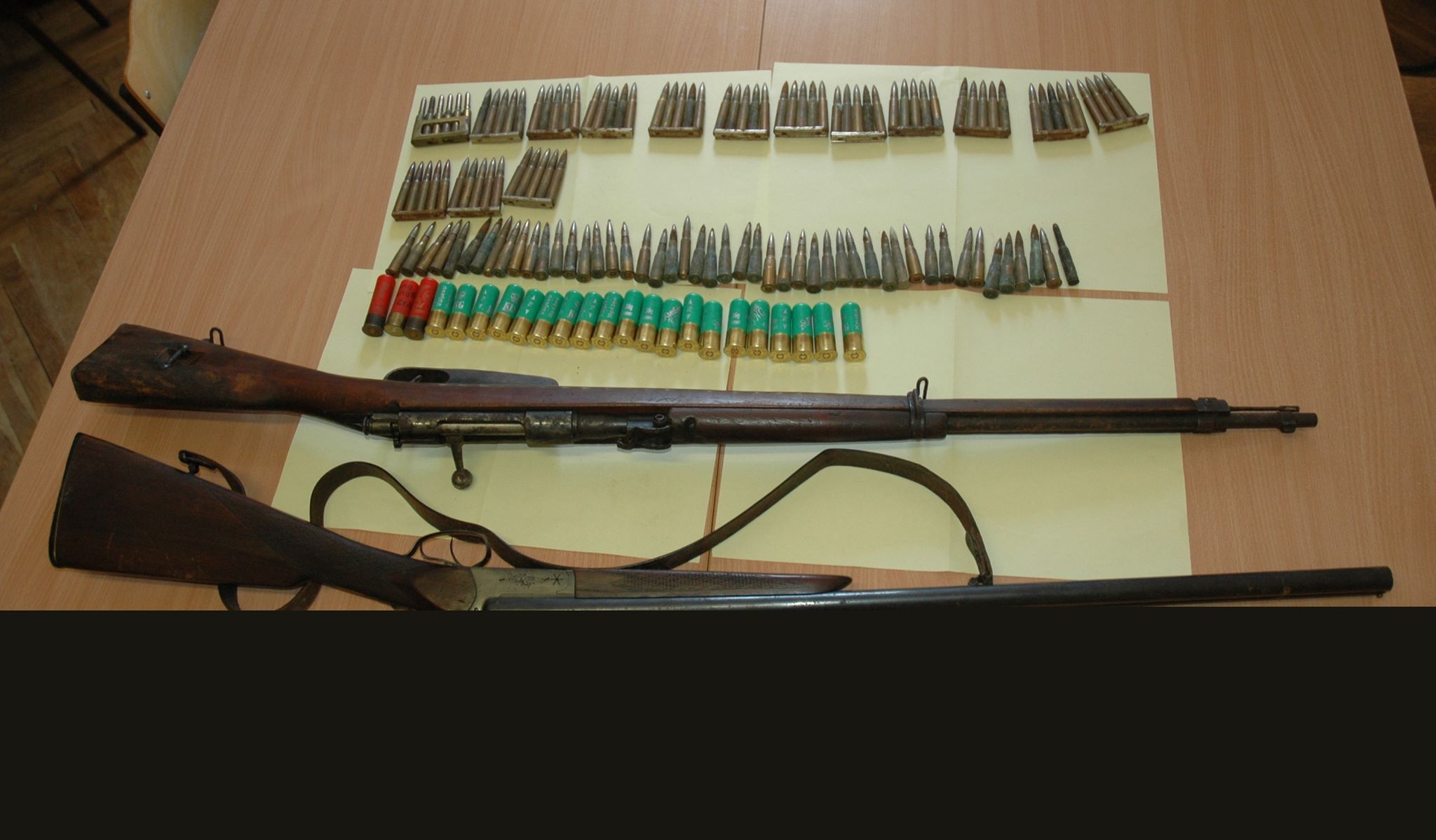U Podgorici i Nikšiću oduzeto oružje i veća količina municije, uhapšene četiri osobe