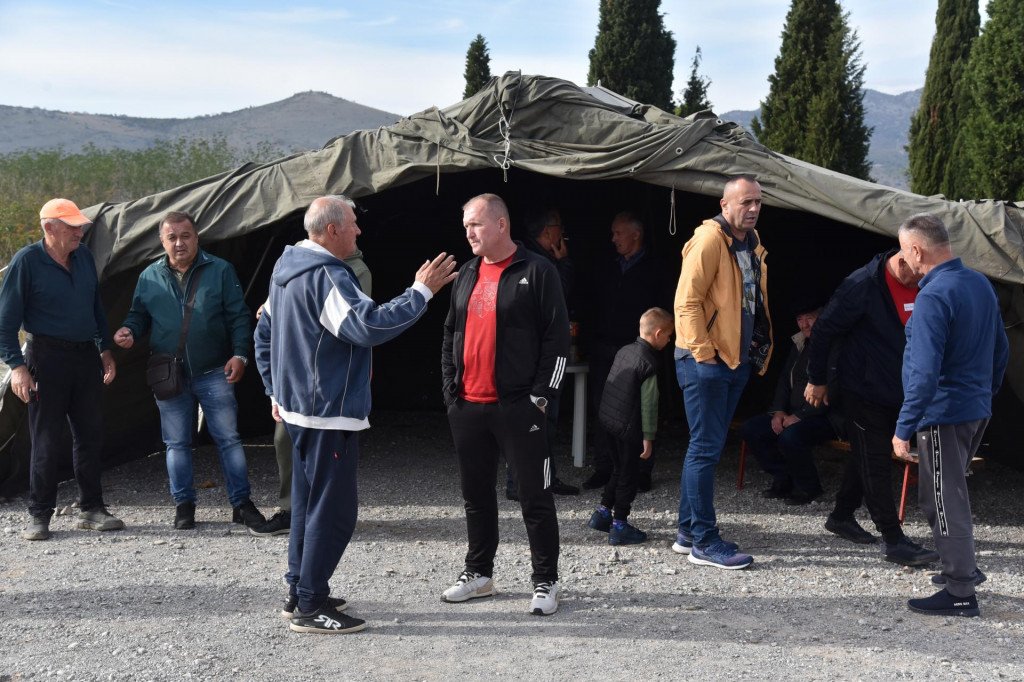 Nišavić traži da inspekcija ispita je li šator Botunjana na parceli Glavnog grada