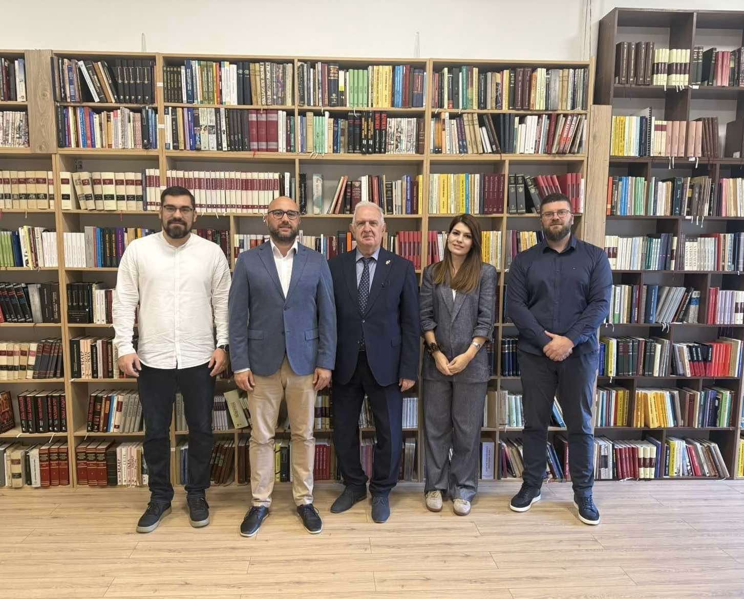 Ambasador Rumunije posjetio FCJK