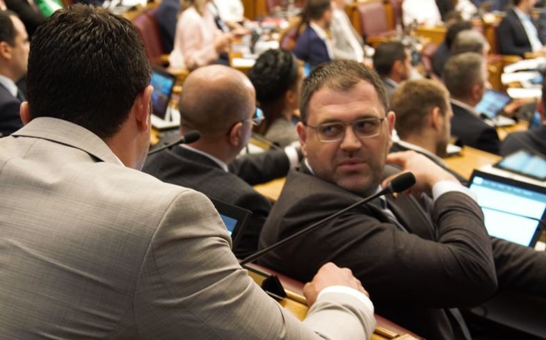 Anđušić o tenderskoj sagi: Do zla Boga neozbiljna priča i osnovano možemo sumnjati da iza svega stoje partikularni interesi