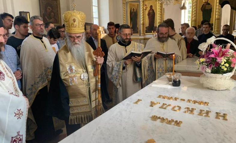 Amfilohije: Petrovići da počivaju u Cetinjskom manastiru