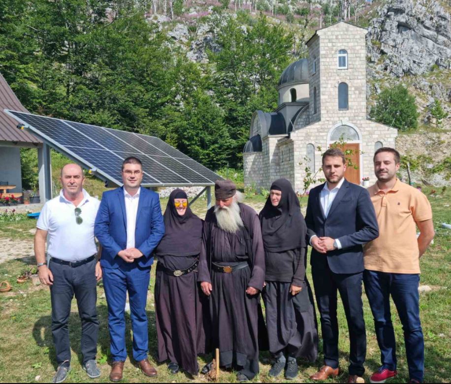 EPCG: Solarni paneli za napajanje manastira Somina pokazuje da smo društveno odgovorni