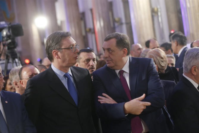 Srbija pod suknjom Marije Zaharove