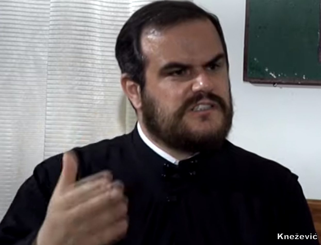 225.000 € osnivački kapital: Sveštenik Knežević novi direktor firme pokojnog Amfilohija