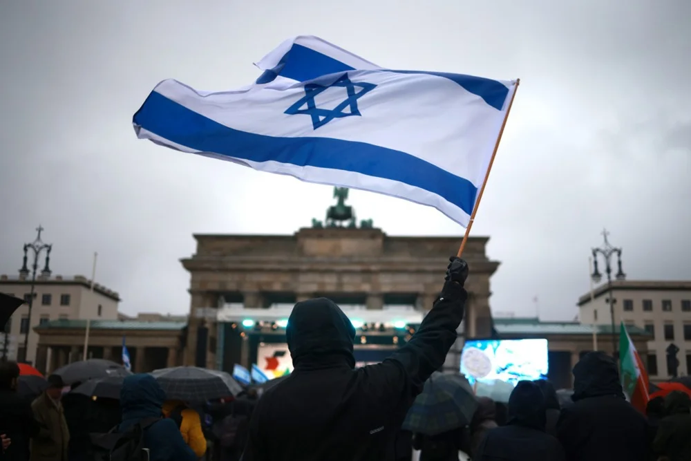 Hiljade ljudi na protestima u Berlinu protiv antisemitizma