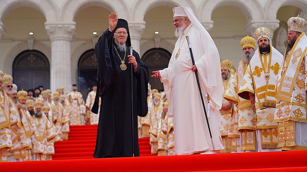 Najveći pravoslavni hram na svijetu: Vartolomej s patrijarhom Rumunije osveštao ikonografiju