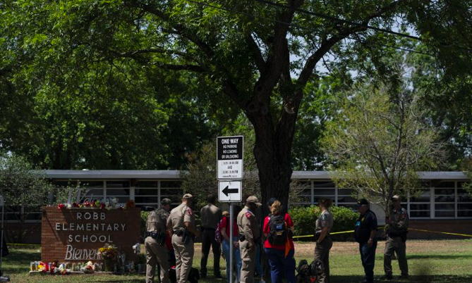 Napadač na školu u Teksasu na društvenim mrežama najavio da će pucati