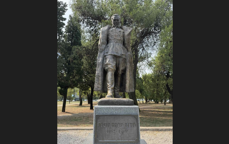 Da li Cetinju treba Titov spomenik?
