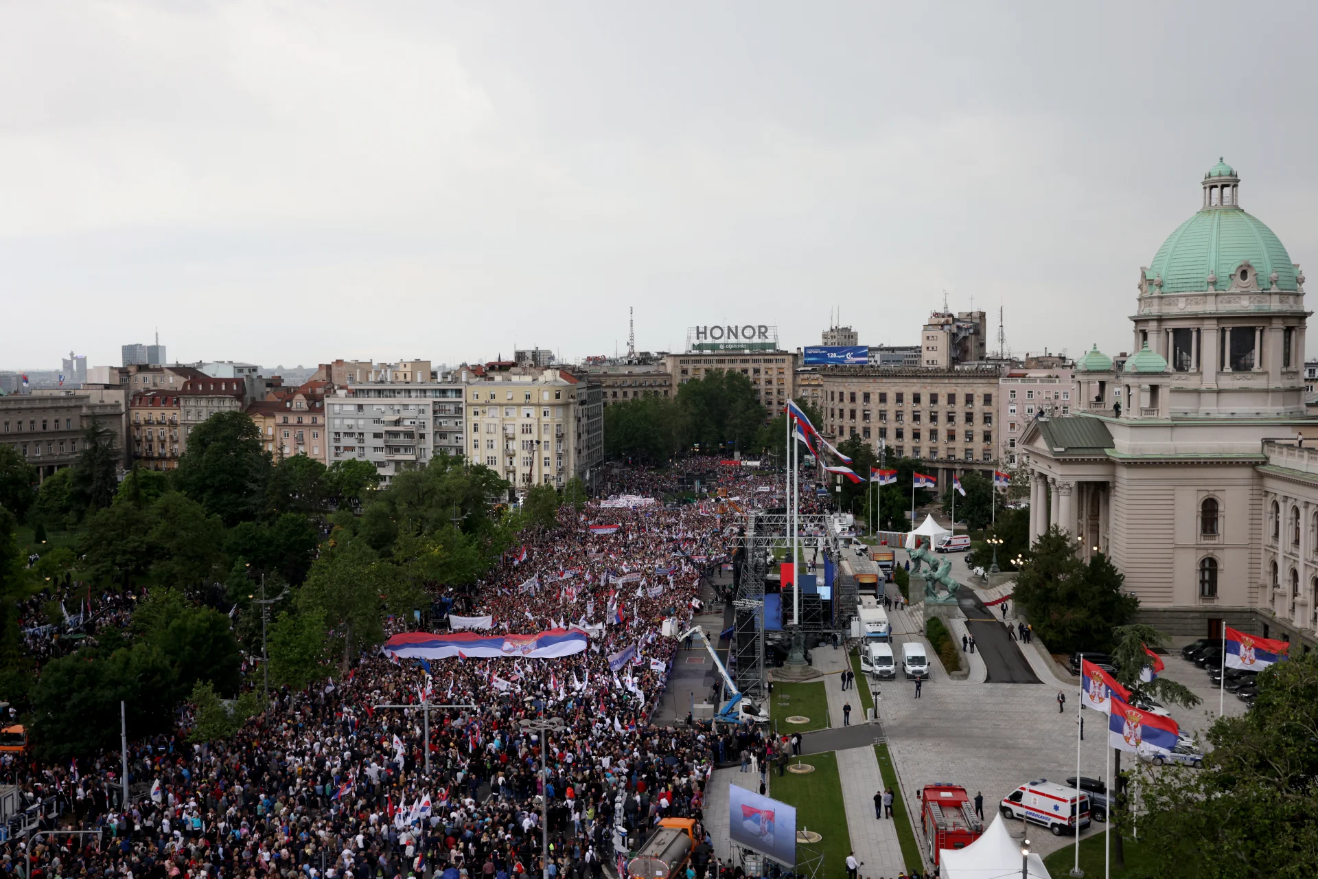 Završen miting "Srbija nade":  Vučić pozvao na jedinstvo i najavio ostavku na čelnu poziciju u SNS-u