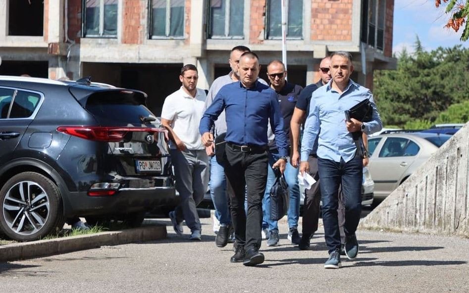 Rmandić može da govori za medije, postupak o sukobu sa Adžićem odgođen