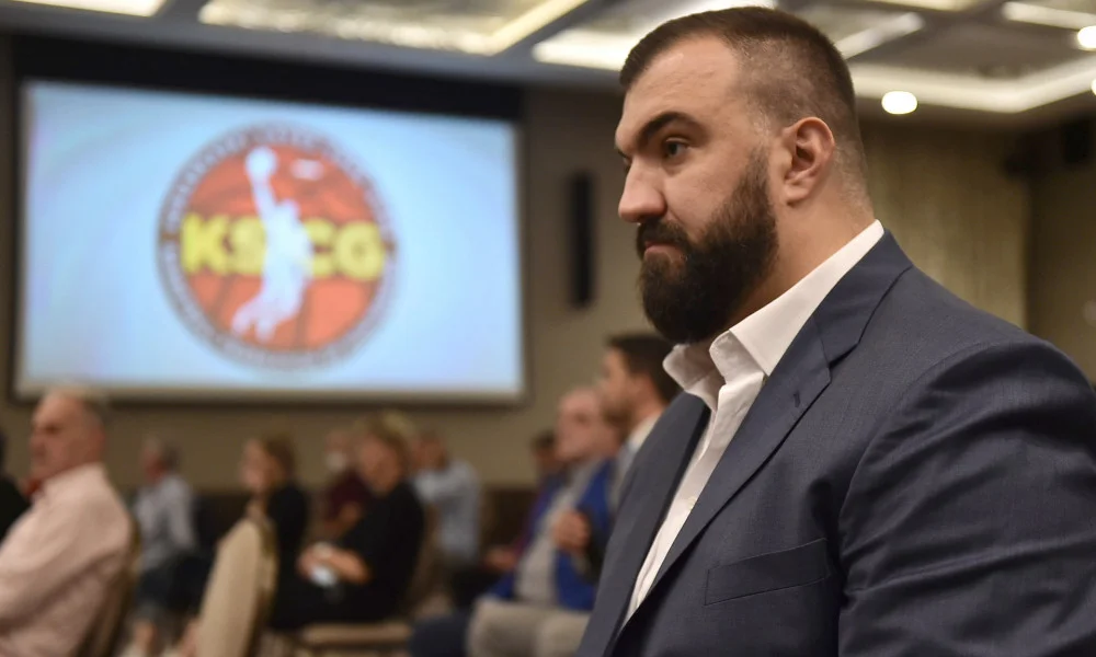 Saopštenje Nikole Pekovića: Pokrećem inicijativu za zakazivanje varedne i Izborne skupštine
