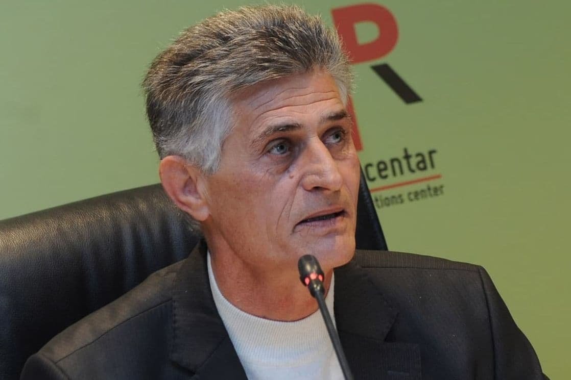 Šerbo Rastoder: Spomenik Pavlu Đurišiću je glogov kolac u građansku Crnu Goru