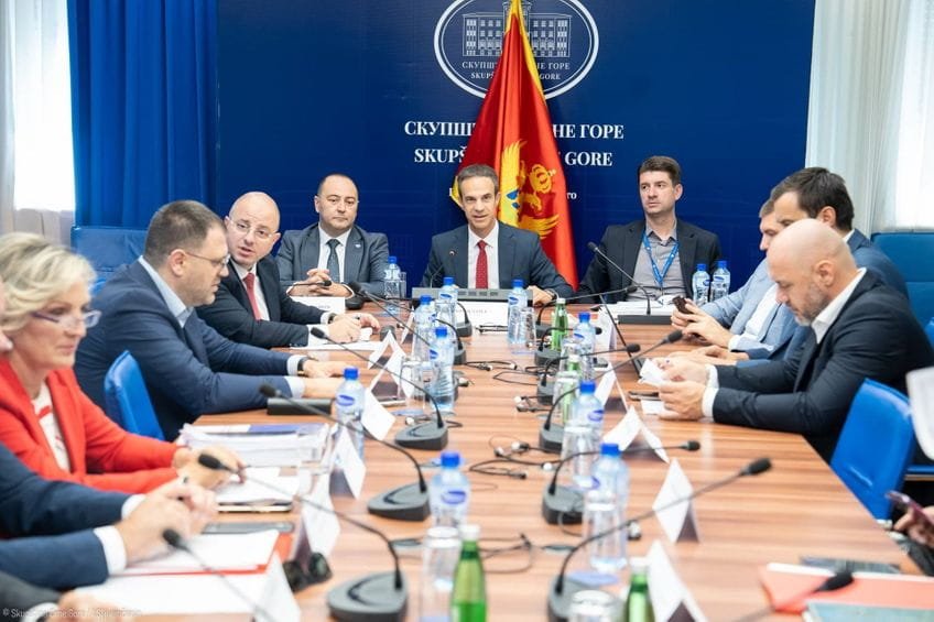 Na incijativu opozicije: Odbor za ekonomiju saslušaće Vukovića i Kordić o uticaju sezone na budžet