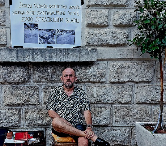 Kotor: Štrajk glađu zbog spora oko grobnog mjesta