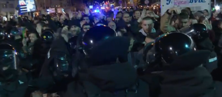 Pogledajte: Nove tenzije između policije i građana u Novom Sadu