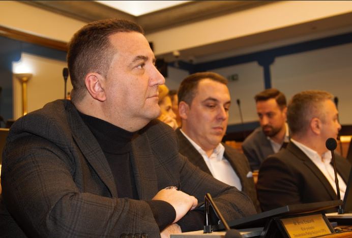 Eraković: Plate medicinara 586, a potrošačka korpa 2.010 eura
