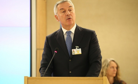 Đukanović: Suočavamo se sa udarima - iznutra i izvana, i ovo pitanje riješićemo mirno