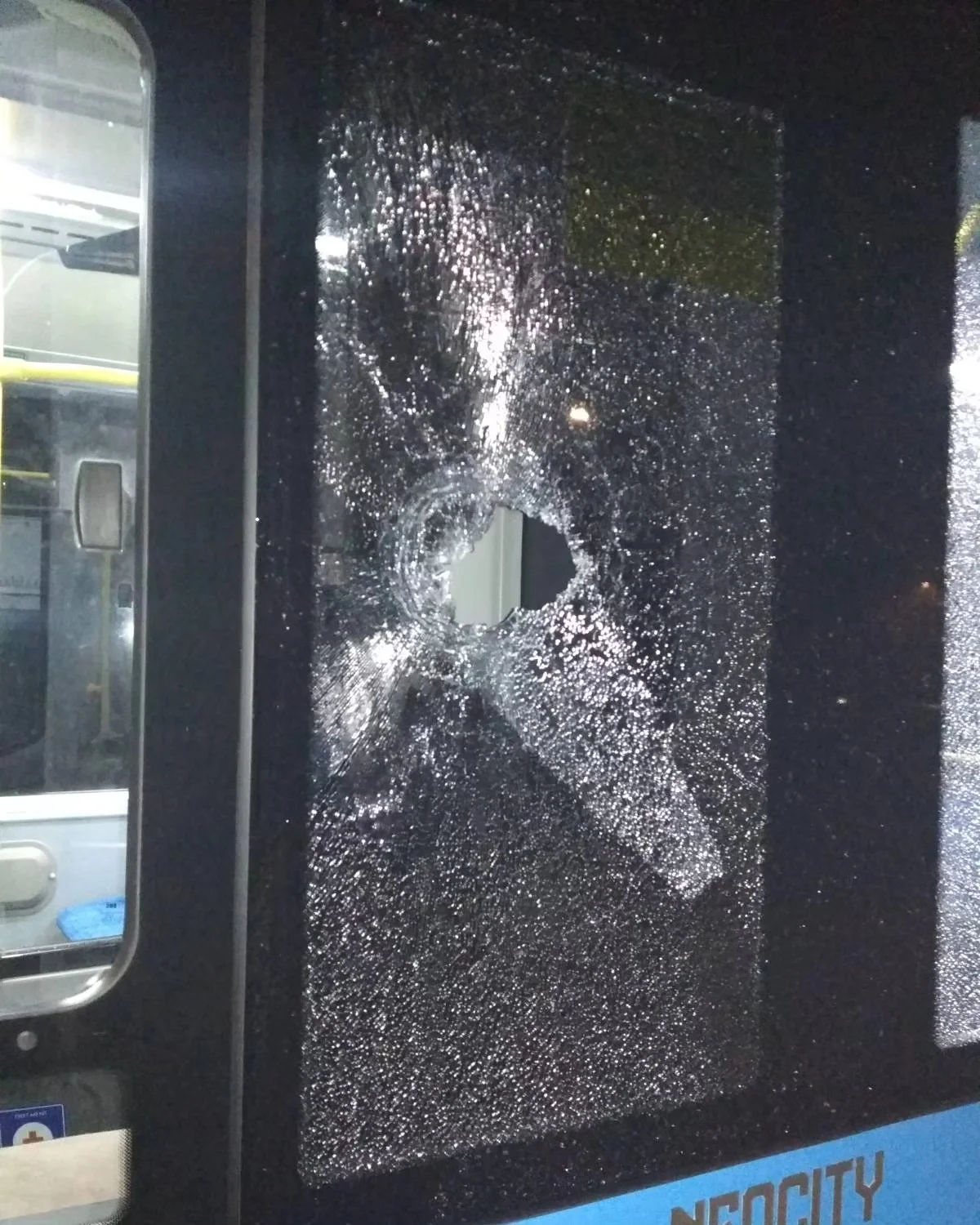 Podgorica: Kamenovan gradski autobus