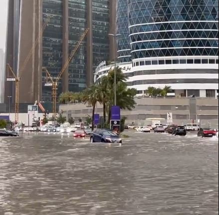Nevrijeme koje je zaustavilo sve: Pogledajte apokaliptično stanje u Dubaiju