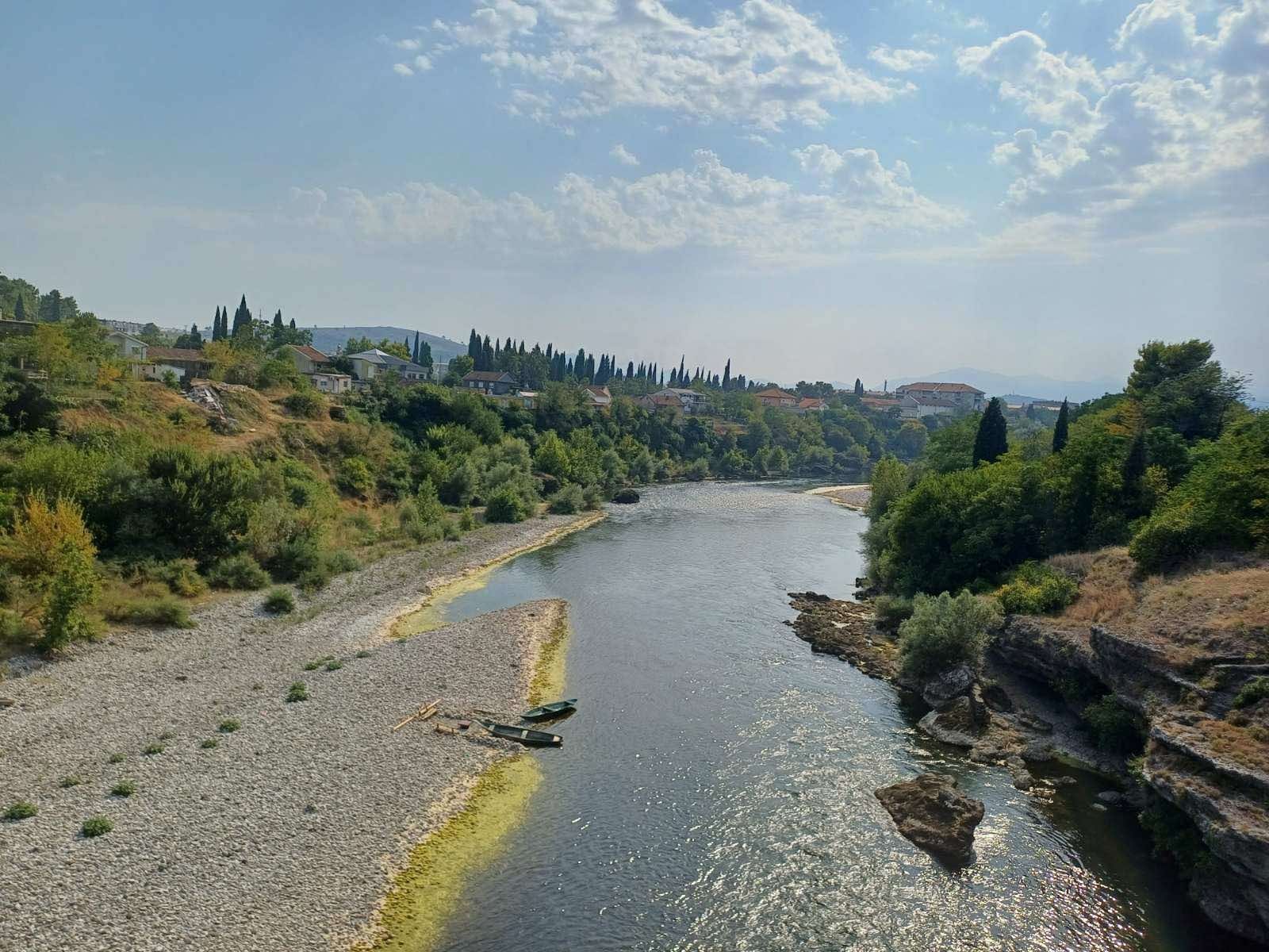 Više sunčanih perioda, samo na planinama moguća kiša